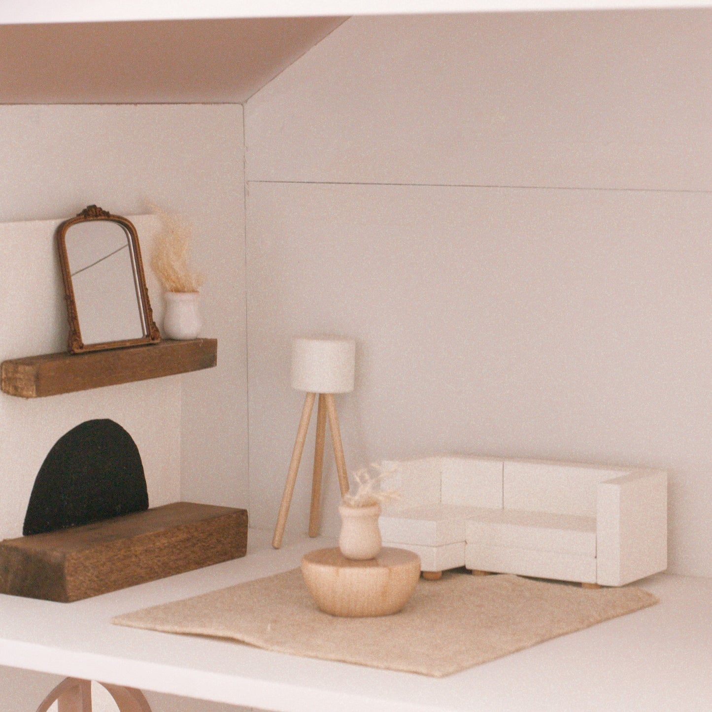 Milton and Goose Living Room Dollhouse Furniture Set